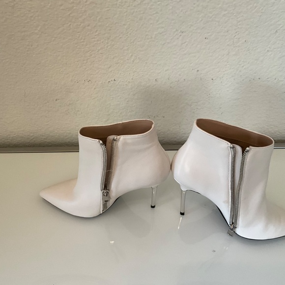 NWOB Steve Madden DANYA white leather bootie  boots♥️😍😍😍 size 8 - Picture 13 of 15